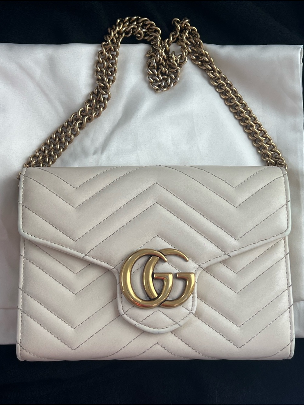 Gucci Marmont Small Matelassé Leather Shoulder Bag in Off-White - Picture 1 of 17